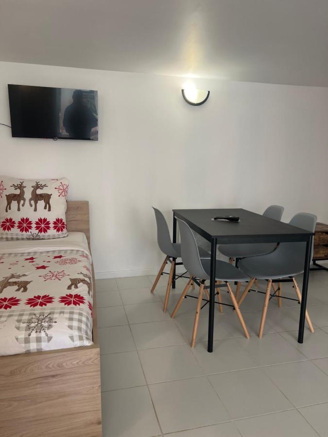 Chaudari Guest House Palaiseau Exterior photo